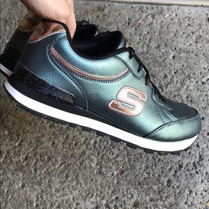 Metallic Teal Skechers Originals W/ Golden Details